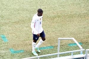 法媒：巴黎对法国足协非常不满，赛前就提醒不应该让登贝莱出场