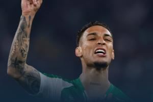 他配得上!安东尼2200万转会费贝蒂斯队史第三,新赛季10场6球2助